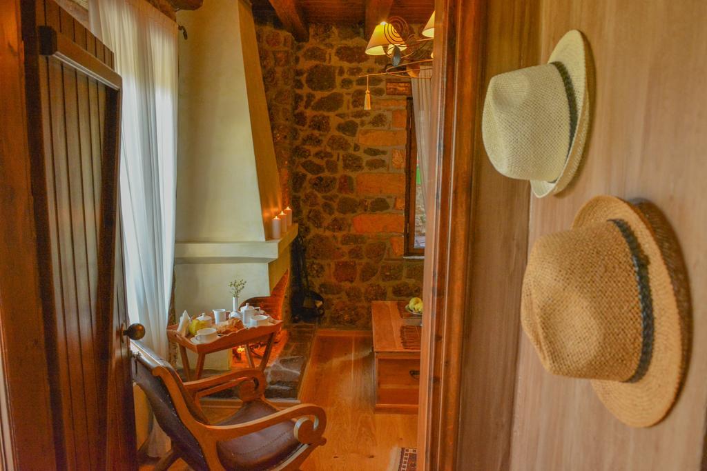 Nymfes Guesthouse Synikia Mesi Trikalon Quarto foto